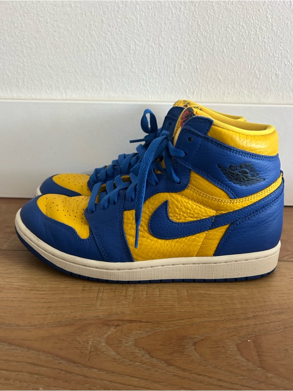 Nike Women's Air Jordan 1 Retro High “Reverse Laney" shoes